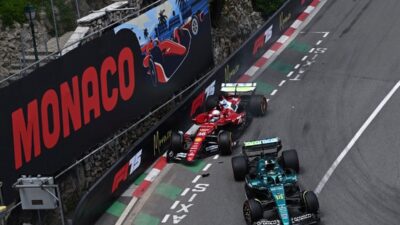 Bentrok dengan Stroll: Leclerc Memimpin Balapan