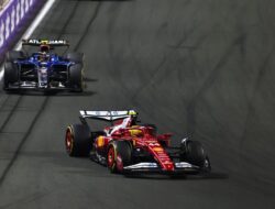 Sainz Soroti Hamilton Terhambat di Ferrari: Analisis SEO