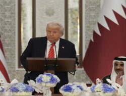 Trump Meminta Negara Ajukan Penawaran Terbaik Sebelum Batas Waktu