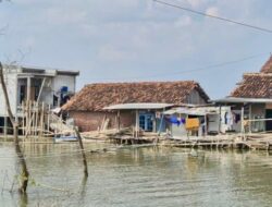Warga Berharap Besar dengan Tanggul Laut Setelah 20 Tahun Hidup di Atas Rob