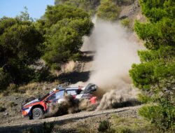 WRC Acropolis: Tanak Memimpin Hyundai ke Puncak