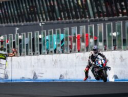 Balapan 1 WSBK Emilia-Romagna: Razgatlioglu Sabet Kemenangan, Bulega Tersingkir