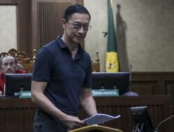 Hakim Perintahkan Pengembalian MacBook dan iPad Tom Lembong