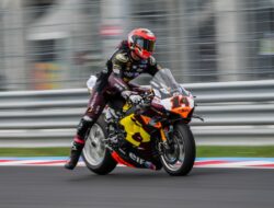 Sam Lowes Menyudahi Dominasi Razgatlioglu