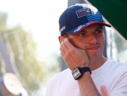 Misteri Keheningan Verstappen di Tengah Rumor Mercedes