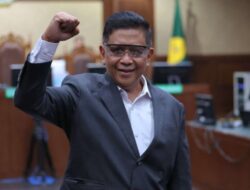 Hasto Terbang ke Bali: Pengacara Bicara Bebas Malam Ini’