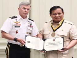 Prabowo Terima Medali Komando Operasi Khusus AS Sejajar Pendiri Delta Force