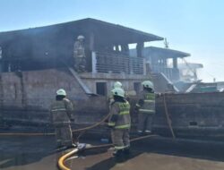 Kejadian Lima Kapal Nelayan Terbakar di Muara Baru