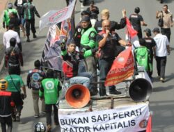 DPR Sepi Peserta, Komunitas Ojol Jakut Tolak Penurunan Komisi