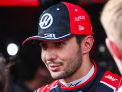 Ocon Start dari Pitlane setelah Gagal Tes Sayap Belakang